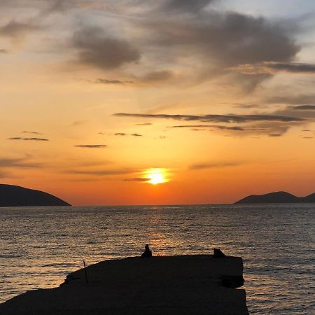 Lungomare Apartment Vlore Luaran gambar