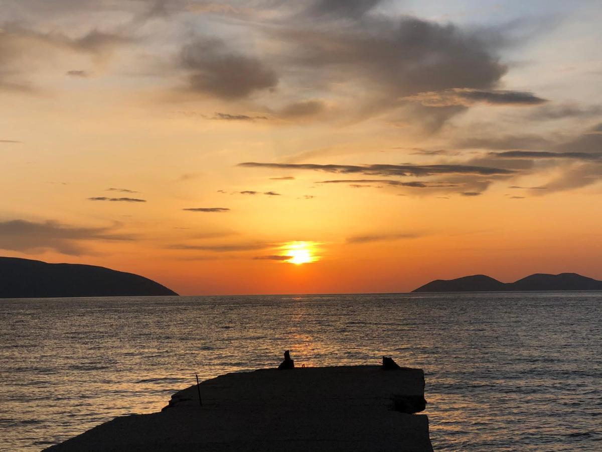 Lungomare Apartment Vlore Luaran gambar